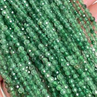 Натуральный вердит, 2 мм, граненая бусина, нить